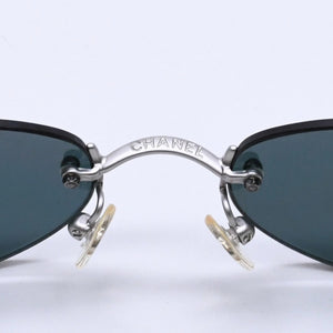 CHANEL シャネル リムレス サングラス アイウェア スクエア ココマーク 53□19 130 シルバーフレーム 4003 美品 中古 4a003985