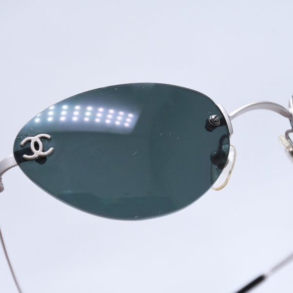 CHANEL シャネル リムレス サングラス アイウェア スクエア ココマーク 53□19 130 シルバーフレーム 4003 美品 中古 4a003985