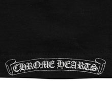 Load image into Gallery viewer, 極美品 CHROME HEARTS クロムハーツ ダガーポケットTシャツ Black ブラック Silver シルバー サイズS 中古 4a003991