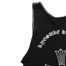 画像をギャラリービューアに読み込む, CHROME HEARTS クロムハーツ × 氷室京介 コラボレーションタンクトップ ノースリーブ 1998ツアー限定 CHクロス スクロールラベル Mサイズ ブラック 美品 中古 4a004007
