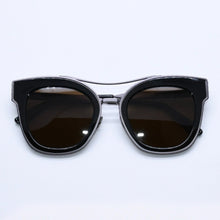 Load image into Gallery viewer, 極美品 BOTTEGA VENETA ボッテガヴェネタ Sunglasses サングラス ブラック BV0012S 50◻︎23 中古 4a004139