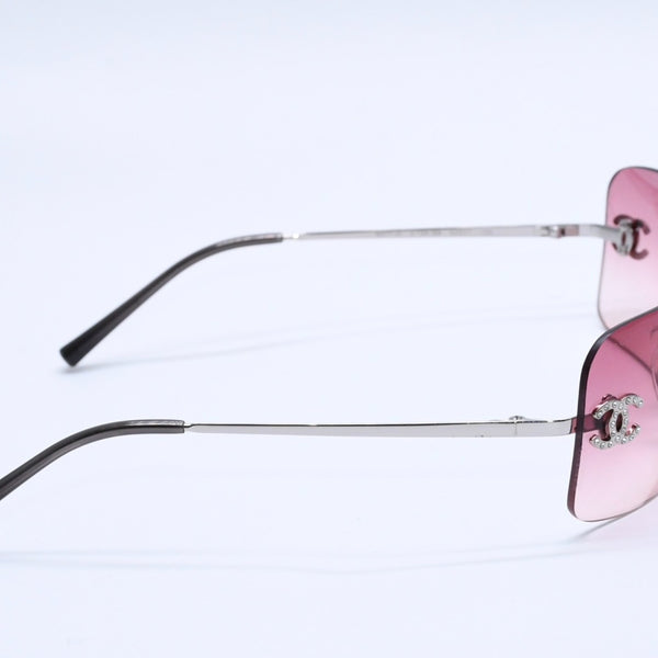 Mint condition CHANEL sunglasses with rhinestones, model 4017-D, Coco Mark, size 62◻17 120 Pink Silver Temples Used 4a004041