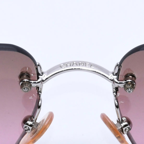 Mint condition CHANEL rimless sunglasses with Coco Mark, purple gradient, khaki. 4017 62◻17 120 Used 4a004039