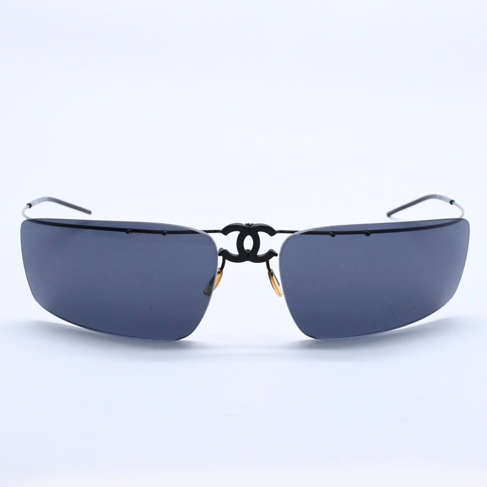Mint condition CHANEL rimless folding sunglasses with Coco Mark on the front. 4032 63◻17 Black Lens Used 4a004049