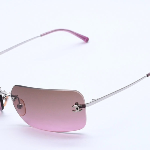 Mint condition CHANEL rimless sunglasses with Coco Mark, purple gradient, khaki. 4017 62◻17 120 Used 4a004039