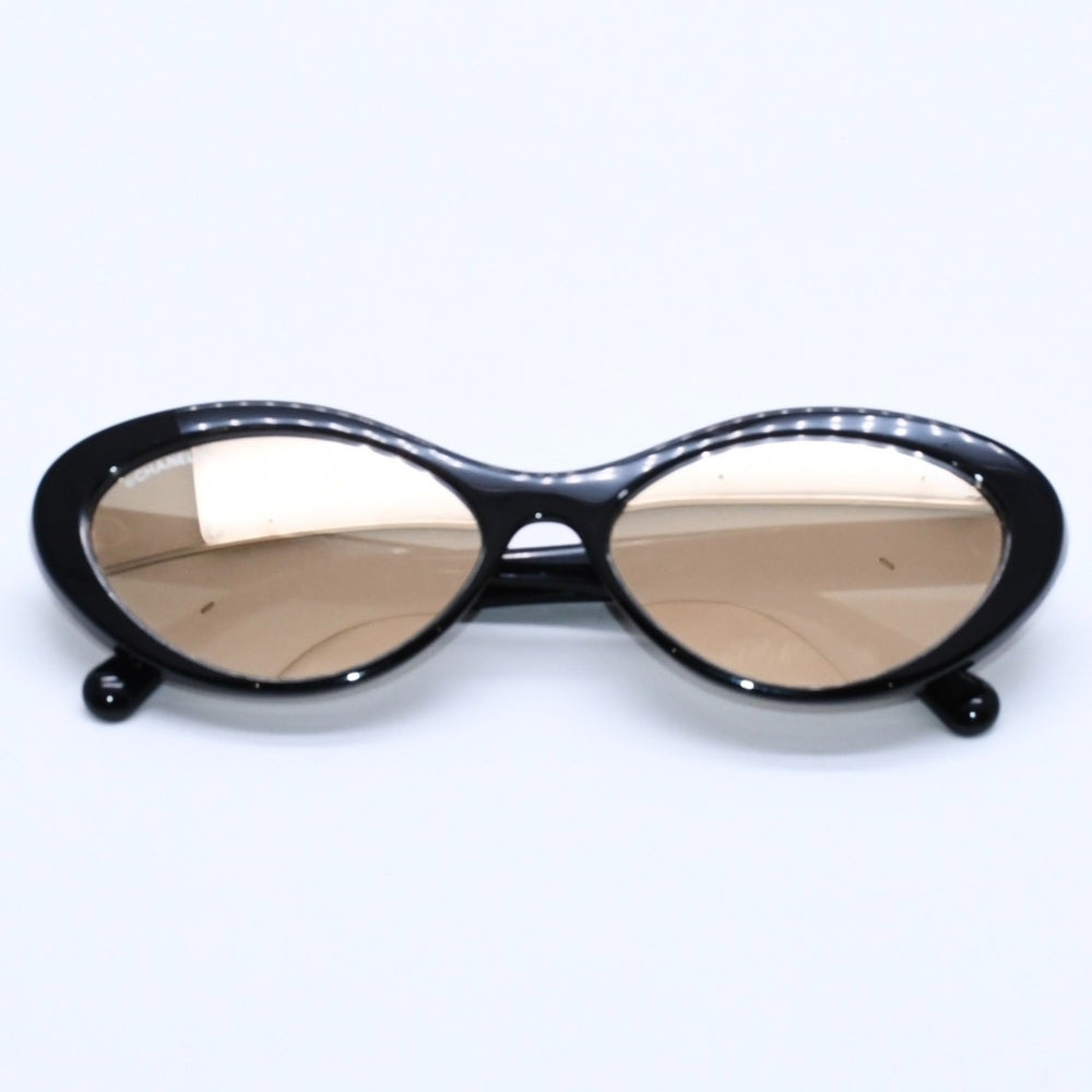 CHANEL Coco Mark Sunglasses with Mirror Lenses and Gold Hardware, 5416-A 57◻17 140 Excellent condition Used 4a004045