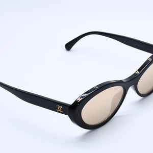 CHANEL Coco Mark Sunglasses with Mirror Lenses and Gold Hardware, 5416-A 57◻17 140 Excellent condition Used 4a004045
