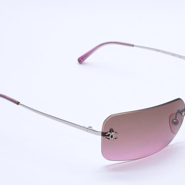 Mint condition CHANEL rimless sunglasses with Coco Mark, purple gradient, khaki. 4017 62◻17 120 Used 4a004039