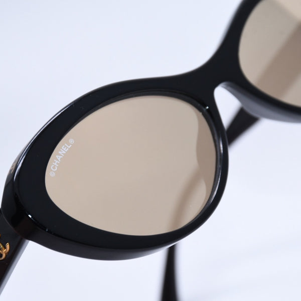 CHANEL Coco Mark Sunglasses with Mirror Lenses and Gold Hardware, 5416-A 57◻17 140 Excellent condition Used 4a004045
