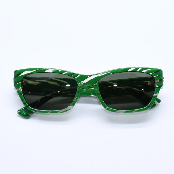 Like new condition BOTTEGA VENETA square sunglasses, green with gold hardware, BV1143S 55◻18 140 Used 4a004156