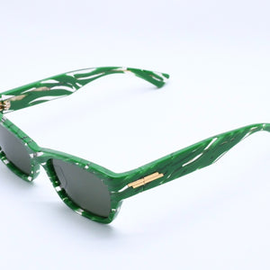 Like new condition BOTTEGA VENETA square sunglasses, green with gold hardware, BV1143S 55◻18 140 Used 4a004156