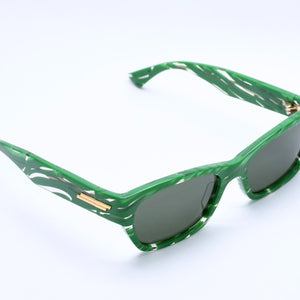 Like new condition BOTTEGA VENETA square sunglasses, green with gold hardware, BV1143S 55◻18 140 Used 4a004156