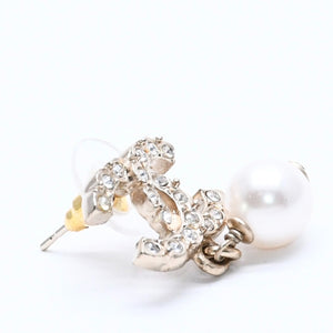 Very good condition CHANEL Chanel earrings C21K engraved rhinestone fake pearl gold hardware Weight approx. 5.49g Used 4a003872