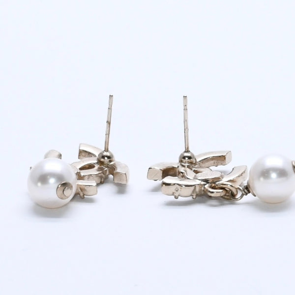 Very good condition CHANEL Chanel earrings C21K engraved rhinestone fake pearl gold hardware Weight approx. 5.49g Used 4a003872