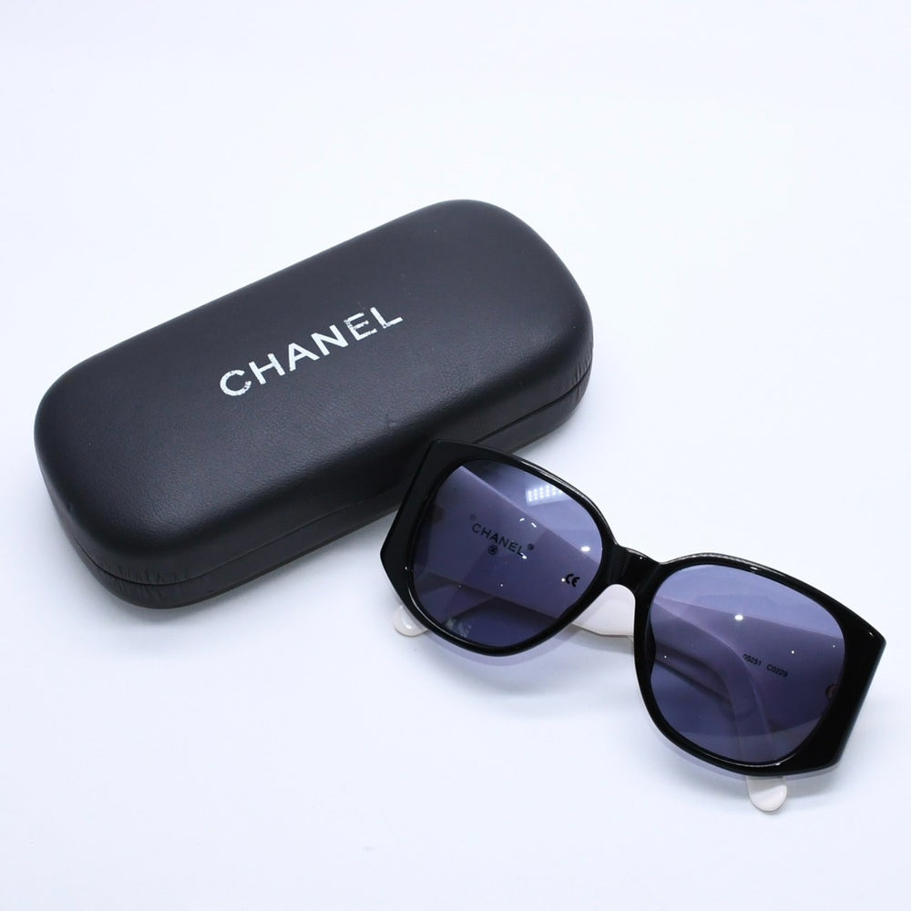CHANEL シャネル サングラス アイウェア 05251 C0229 ココマーク サイドロゴ バイカラー ブラック ホワイト 美品 中古 4a004048
