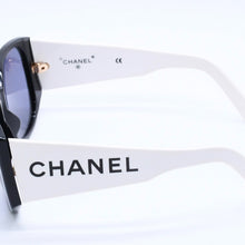 画像をギャラリービューアに読み込む, CHANEL シャネル サングラス アイウェア 05251 C0229 ココマーク サイドロゴ バイカラー ブラック ホワイト 美品 中古 4a004048