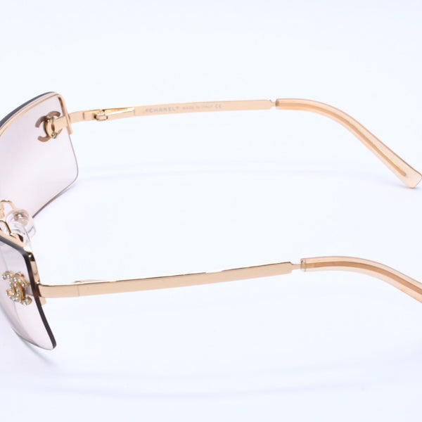 極美品 CHANEL シャネル ハーフリム サングラス アイウェア 4104-B c.125/8Z サイズ62□15 120 ココマーク ラインストーン 中古 4a004052