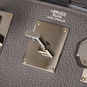 Like new Hermes Kelly Akkado PM K engraved one shoulder bag Grimeyer Togo Silver hardware Used 4a004063