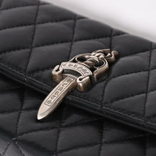 Load image into Gallery viewer, 極美品 CHROME HEARTS クロムハーツ ディナーバッグ クラッチバッグ ラージダガー マトラッセ ラムスキン ブラック 中古 4a004093