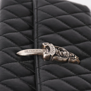 極美品 CHROME HEARTS クロムハーツ ディナーバッグ クラッチバッグ ラージダガー マトラッセ ラムスキン ブラック 中古 4a004093