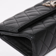 Load image into Gallery viewer, 極美品 CHROME HEARTS クロムハーツ ディナーバッグ クラッチバッグ ラージダガー マトラッセ ラムスキン ブラック 中古 4a004093