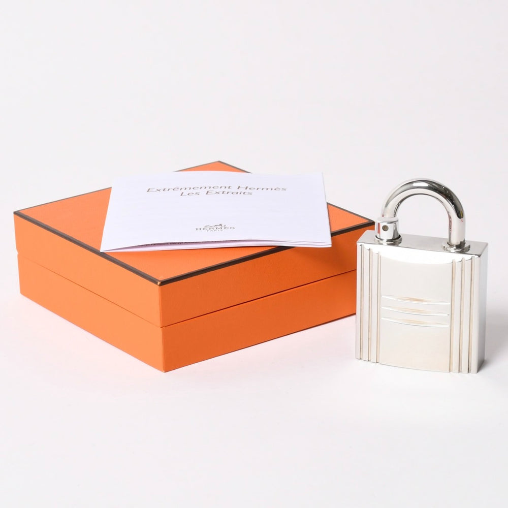 極美品 HERMES エルメス カデナモチーフ パフェボトル シルバー 香水 香水ボトル オブジェ シルバーカラー 中古 4a003671