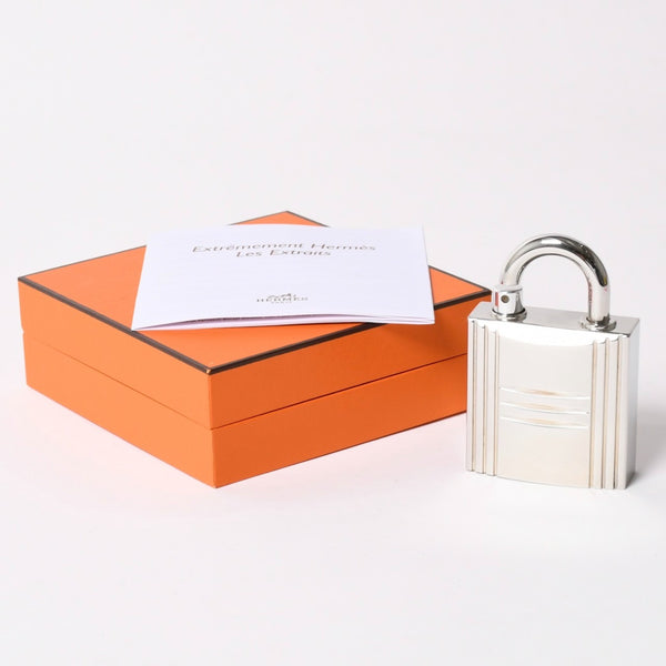 極美品 HERMES エルメス カデナモチーフ パフェボトル シルバー 香水 香水ボトル オブジェ シルバーカラー 中古 4a003671