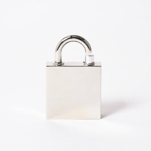 極美品 HERMES エルメス カデナモチーフ パフェボトル シルバー 香水 香水ボトル オブジェ シルバーカラー 中古 4a003671