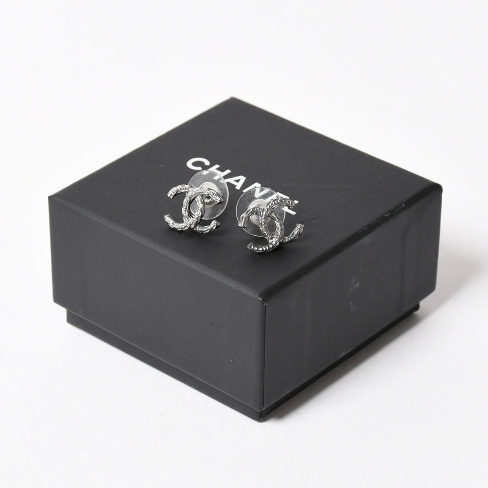 CHANEL シャネル ココマーク ピアス アクセサリー 重量約2.39g B15B刻印 シルバー メタル 両耳用 美品 中古 4a003122