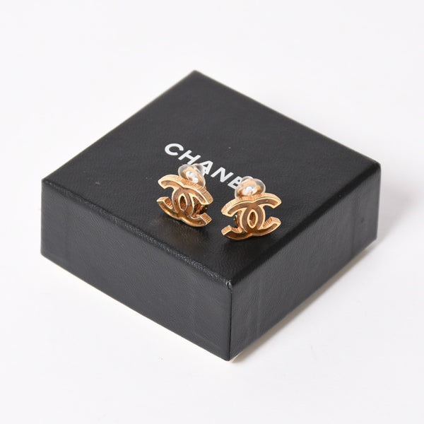 極美品 CHANEL シャネル ココマーク イヤリング 重量約5.89g 05A刻印 ゴールド ブラウン メタル GP 両耳用 中古 4a003129