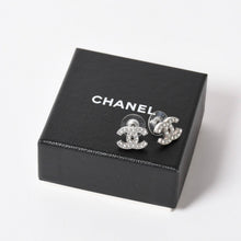 画像をギャラリービューアに読み込む, CHANEL シャネル ココマーク ピアス アクセサリー 重量約3.74g 06V刻印 メタル ラインストーン シルバー 両耳用 美品 中古 4a003136