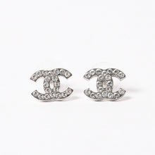 画像をギャラリービューアに読み込む, CHANEL シャネル ココマーク ピアス アクセサリー 重量約3.74g 06V刻印 メタル ラインストーン シルバー 両耳用 美品 中古 4a003136