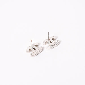 CHANEL シャネル ココマーク ピアス アクセサリー 重量約3.74g 06V刻印 メタル ラインストーン シルバー 両耳用 美品 中古 4a003136
