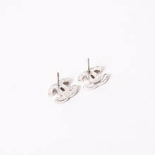 画像をギャラリービューアに読み込む, CHANEL シャネル ココマーク ピアス アクセサリー 重量約3.74g 06V刻印 メタル ラインストーン シルバー 両耳用 美品 中古 4a003136