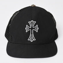 Load image into Gallery viewer, 極美品 CHROME HEARTS クロムハーツ ベースボールキャップ CHクロス 刺繍 トラッカーキャップ 帽子 ブラック 4a004103