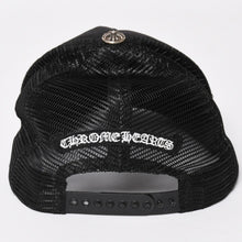 Load image into Gallery viewer, 極美品 CHROME HEARTS クロムハーツ ベースボールキャップ CHクロス 刺繍 トラッカーキャップ 帽子 ブラック 4a004103