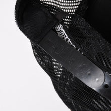 Load image into Gallery viewer, 極美品 CHROME HEARTS クロムハーツ ベースボールキャップ CHクロス 刺繍 トラッカーキャップ 帽子 ブラック 4a004103