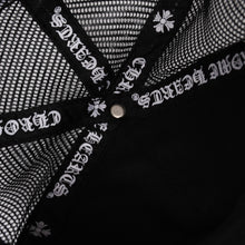 Load image into Gallery viewer, 極美品 CHROME HEARTS クロムハーツ ベースボールキャップ CHクロス 刺繍 トラッカーキャップ 帽子 ブラック 4a004103