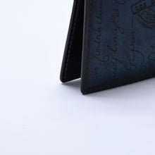 Load image into Gallery viewer, Berluti ベルルッティ カリグラフィ カードケース パスケース レザー ネイビーブルー F0135 美品 中古 4a003974