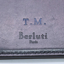 Load image into Gallery viewer, Berluti ベルルッティ カリグラフィ カードケース パスケース レザー ネイビーブルー F0135 美品 中古 4a003974