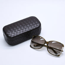 Load image into Gallery viewer, BOTTEGA VENETA ボッテガヴェネタ サングラス ゴールド金具 カーキレンズ 3V6DB 132/S 125 美品 中古 4a004141