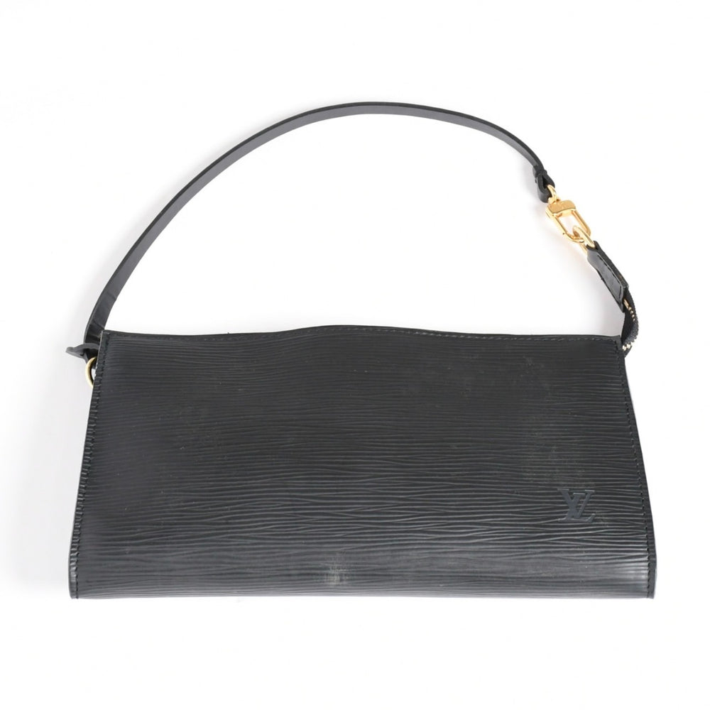 Very Good Condition LOUIS VUITTON Pochette Accessory Pouch M52942 Epi Black Gold Hardware Used 4a004180