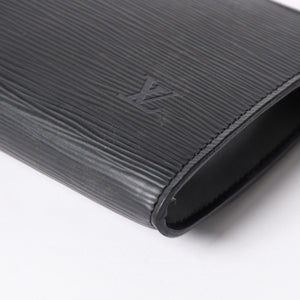Very Good Condition LOUIS VUITTON Pochette Accessory Pouch M52942 Epi Black Gold Hardware Used 4a004180