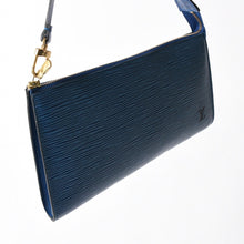 画像をギャラリービューアに読み込む, 極美品 LOUIS VUITTON ルイヴィトン ポシェット アクセソワール ワンショルダーバッグ M52945 エピ レザー ブルー 中古 4a004181