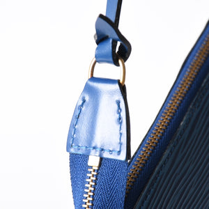 極美品 LOUIS VUITTON ルイヴィトン ポシェット アクセソワール ワンショルダーバッグ M52945 エピ レザー ブルー 中古 4a004181