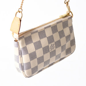 Like new LOUIS VUITTON Mini Pochette Accessory Pouch N58010 Damier Azur White Used 4a004210