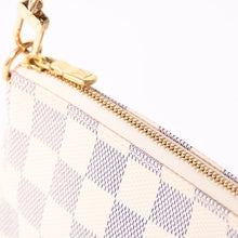画像をギャラリービューアに読み込む, 新品同様 LOUIS VUITTON ルイヴィトン ミニポシェットアクセソワール アクセサリーポーチ N58010 ダミエアズール ホワイト 中古 4a004210
