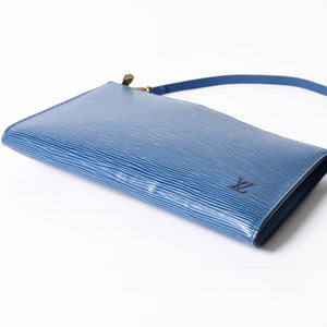 極美品 LOUIS VUITTON ルイヴィトン ポシェット アクセソワール ワンショルダーバッグ M52945 エピ レザー ブルー 中古 4a004181