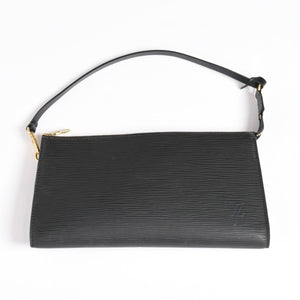LOUIS VUITTON Pochette Accessory Pouch M52942 Epi Black Gold Hardware Good Condition Used 4a004179