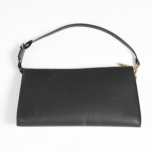 LOUIS VUITTON Pochette Accessory Pouch M52942 Epi Black Gold Hardware Good Condition Used 4a004179